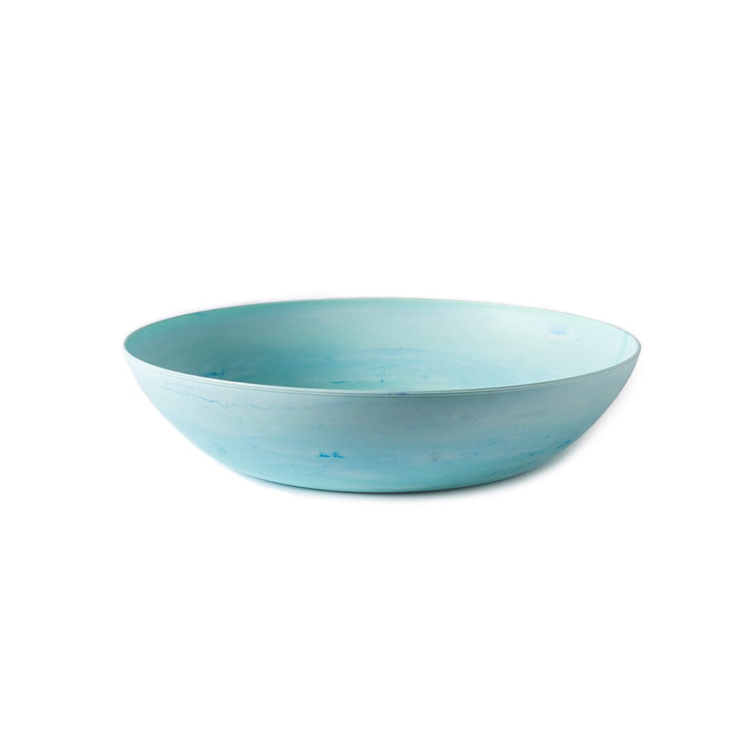 Serving bowl with a lid — the round